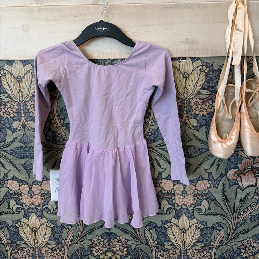 Little girls ballet leotard, dance class, lavender purple